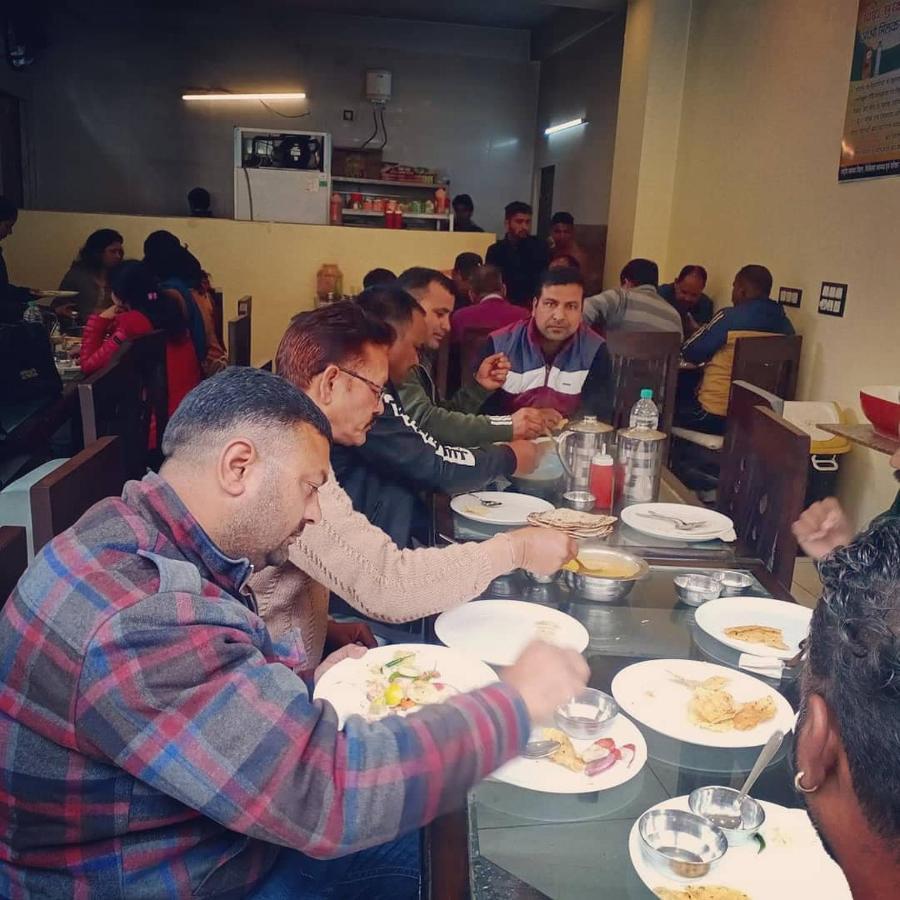 Rahul Hotel & Restaurant Мусори Екстериор снимка
