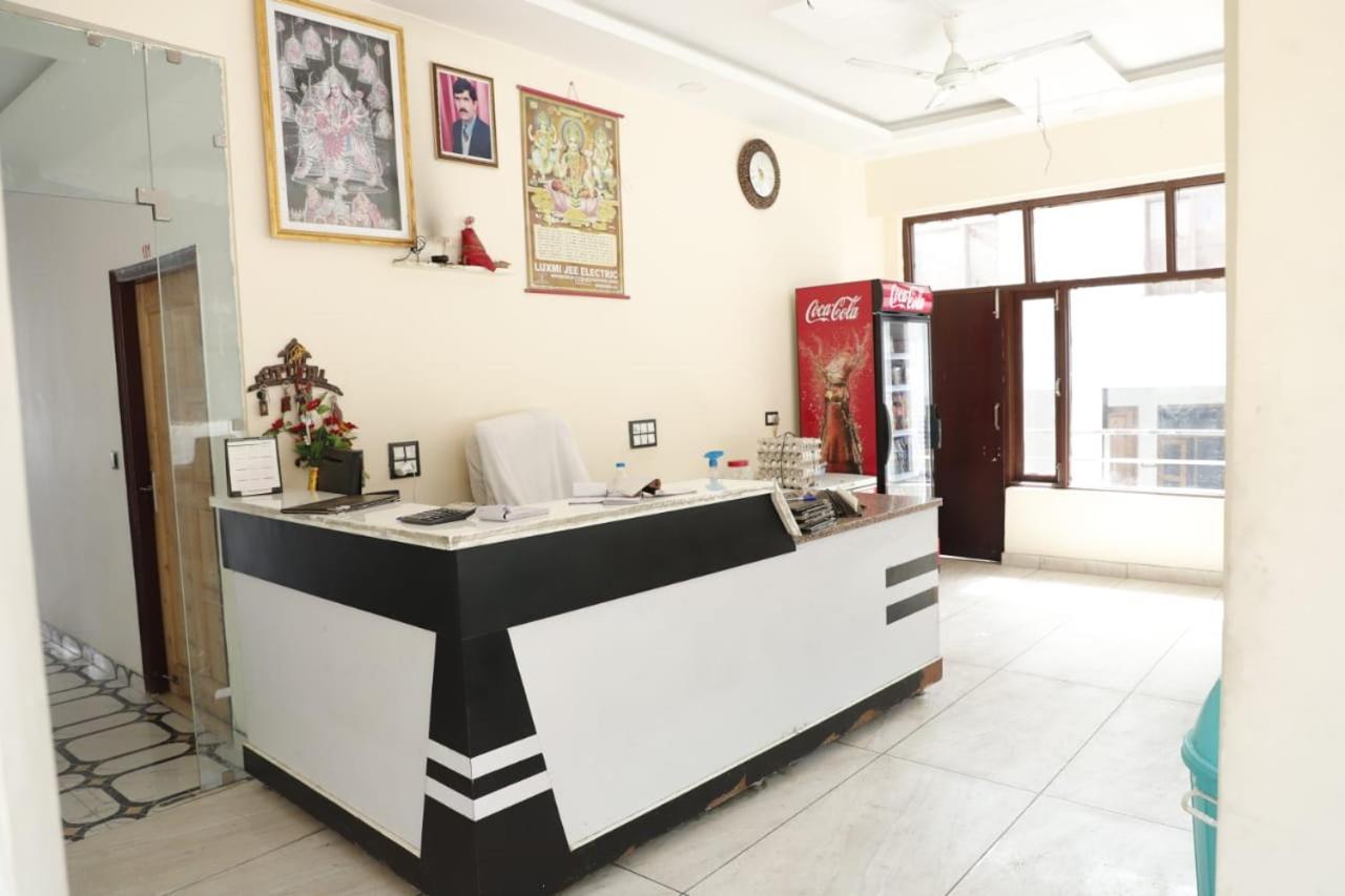 Rahul Hotel & Restaurant Мусори Екстериор снимка