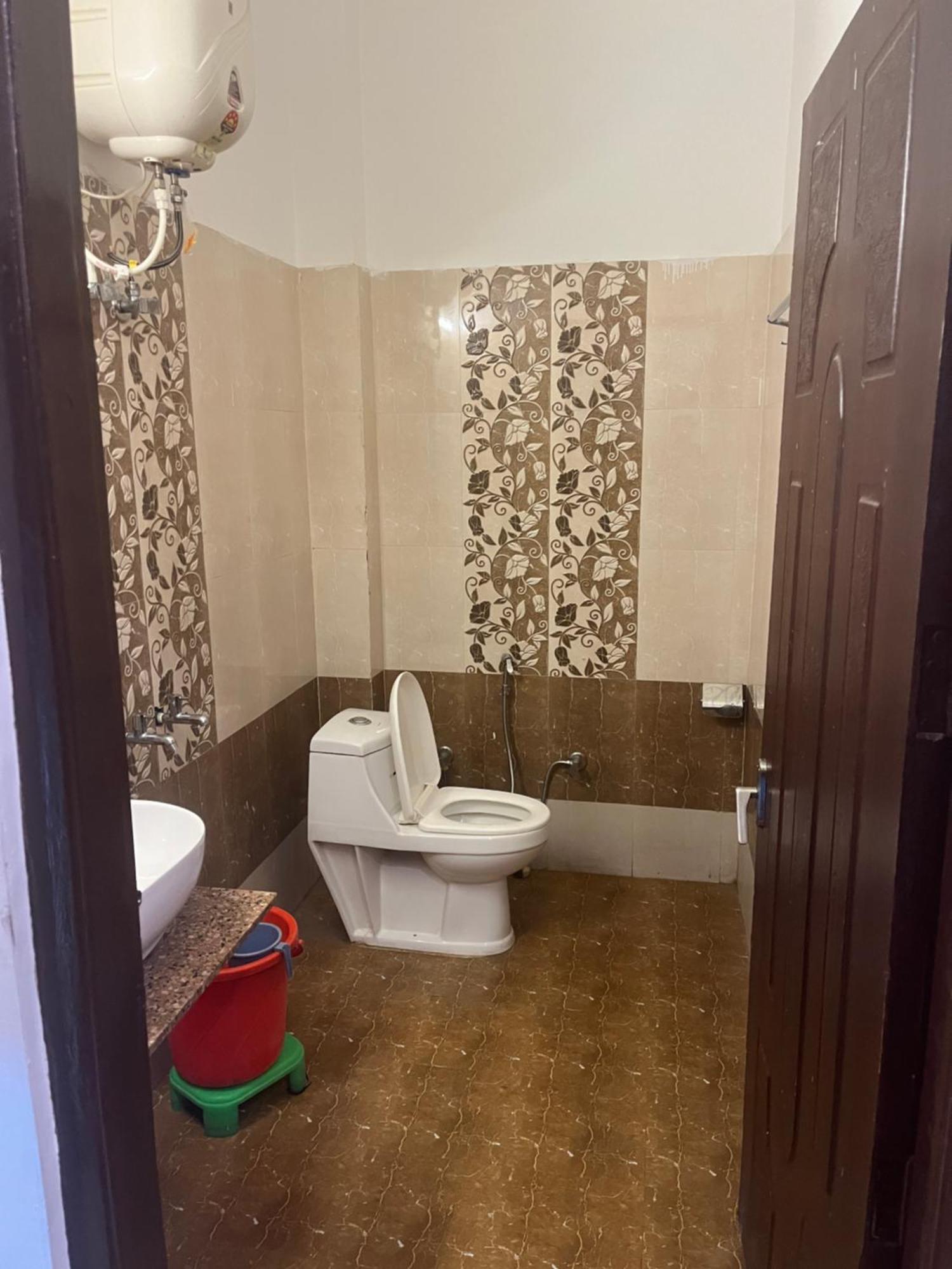 Rahul Hotel & Restaurant Мусори Екстериор снимка