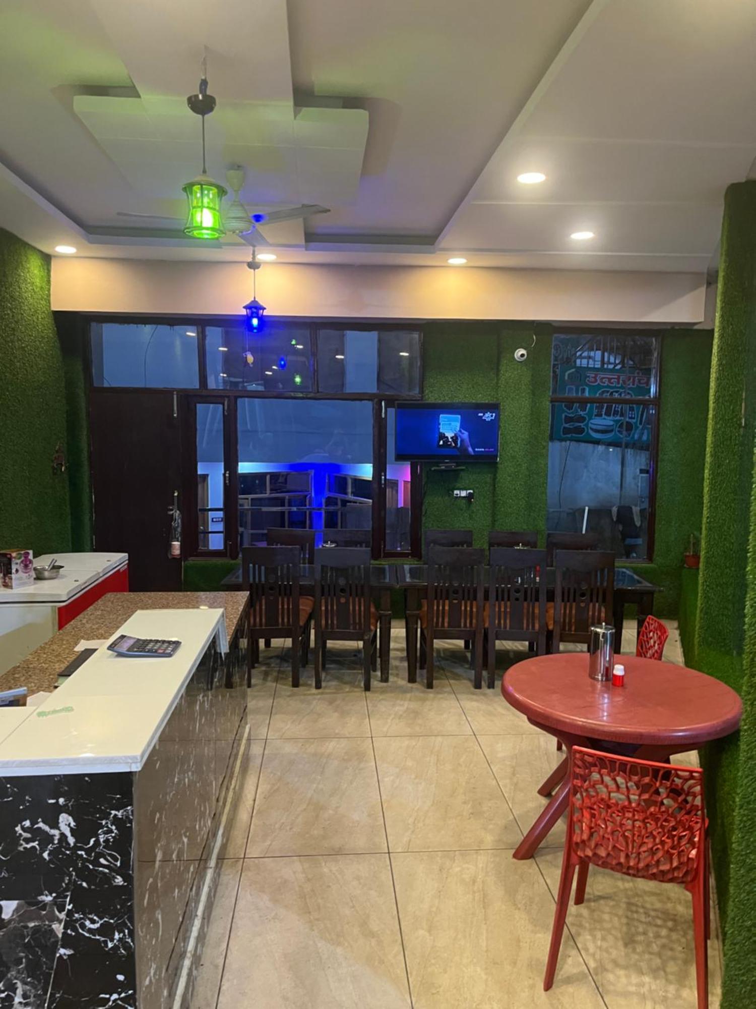 Rahul Hotel & Restaurant Мусори Екстериор снимка